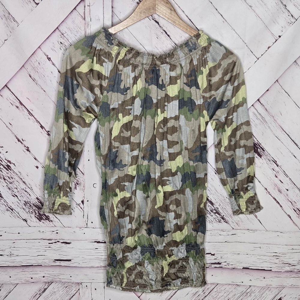 Derek Heart Camouflage Top - Picture 2 of 4